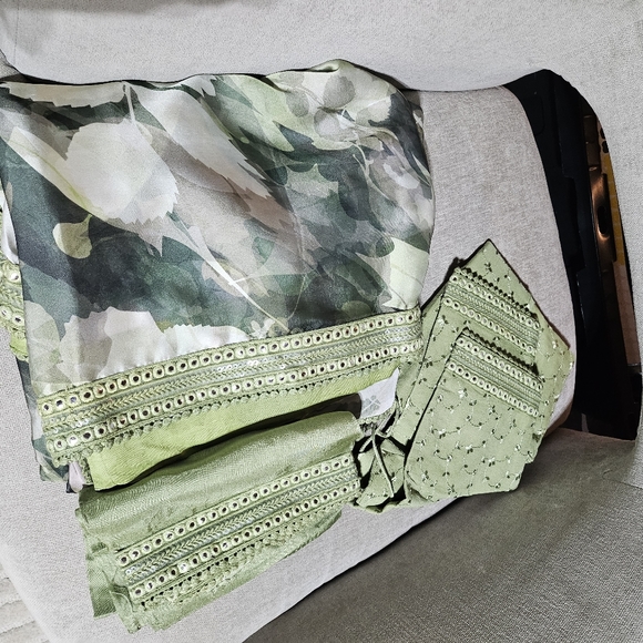 Satin Saree - Picture 3 of 13